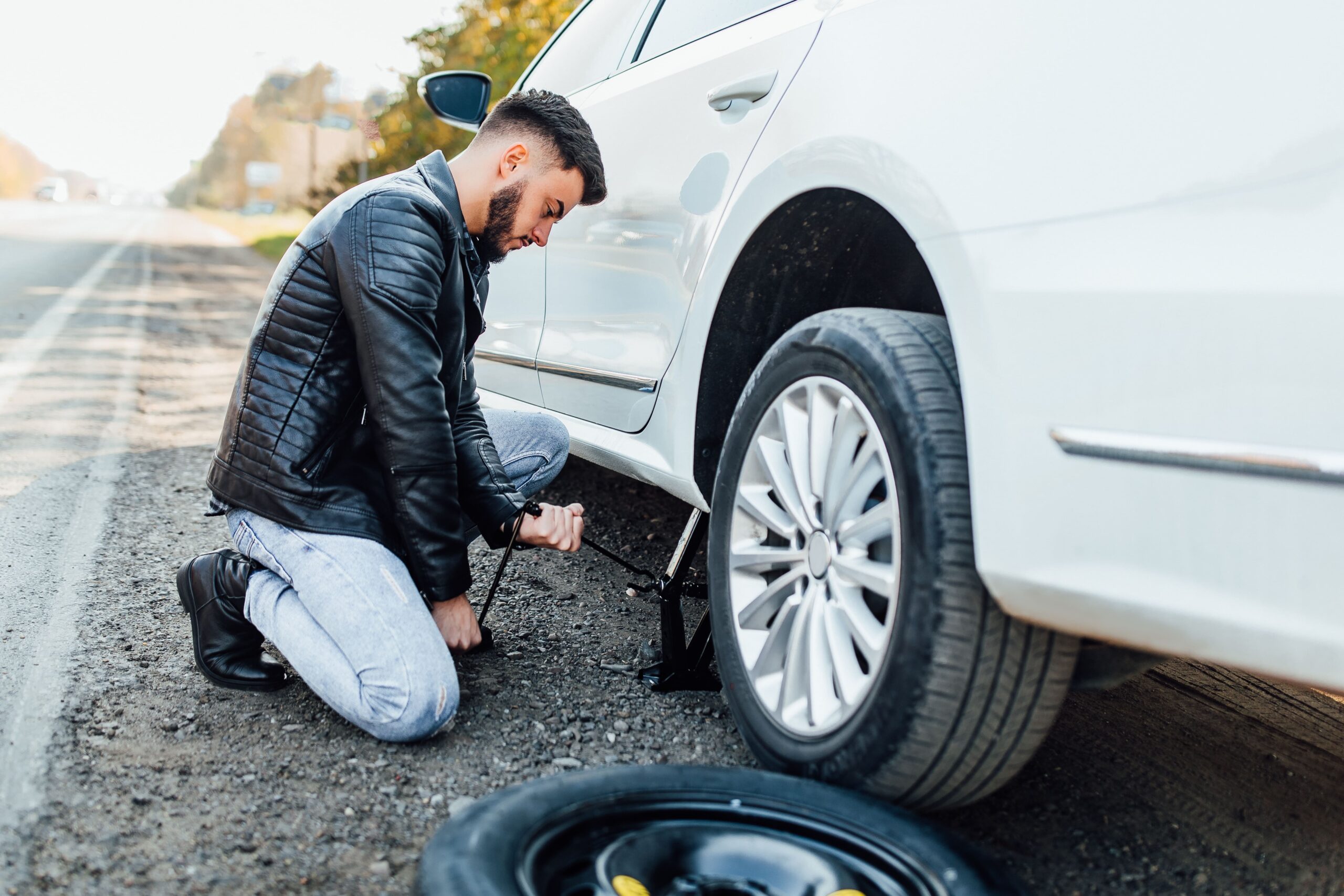 Povinná výbava, pneumatika, auto, muž