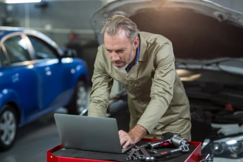 Diagnostika motoru: Jak včas odhalit chyby ECU a předejít poruše
